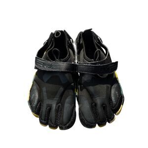Kids Fila Skeletoes Black Barefoot Slip On Water Shoes Size 3